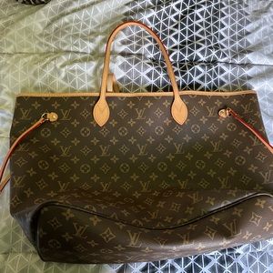 1 never-full style Louis Vuitton tote bag- used a few times, like new